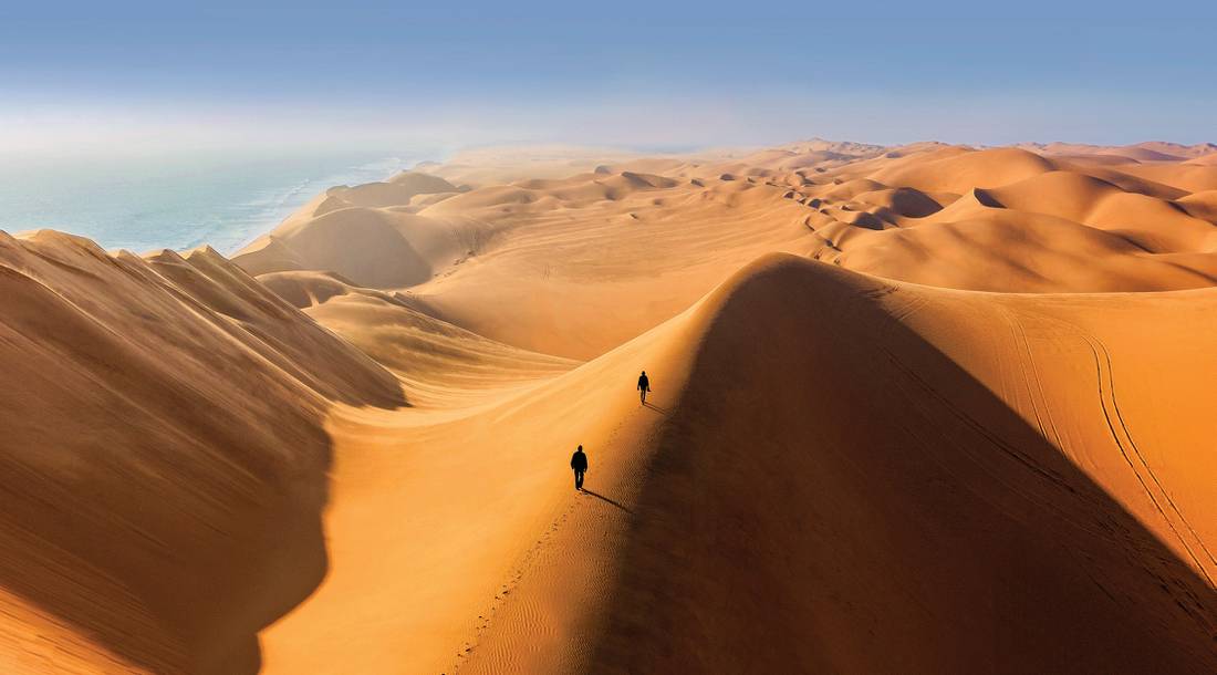 Climbing the sand dunes of Sossusvlei |  <i>Peter Walton</i>