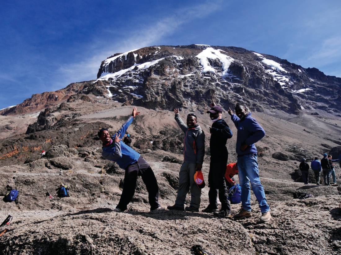 Stunning weather overhead as we arrive at Barranco Wall |  <i>Heike Krumm</i>