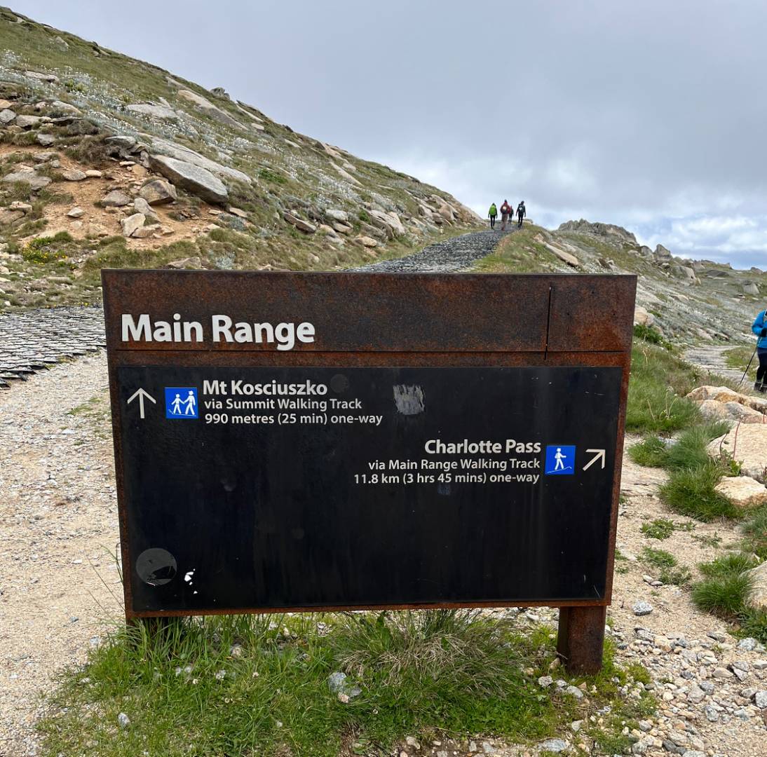 Hiking to Mt Kosciuszko