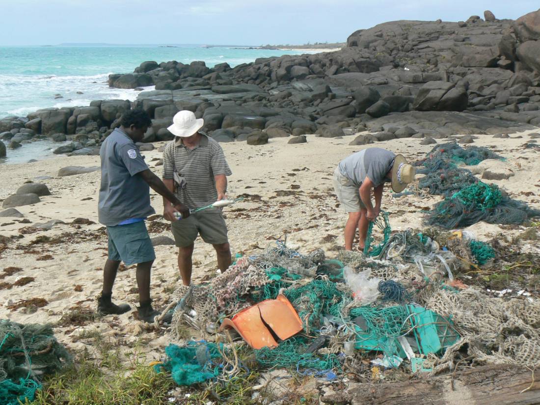 Participants on our marine community project in Arnhem Land |  <i>Steve Trudgeon</i>