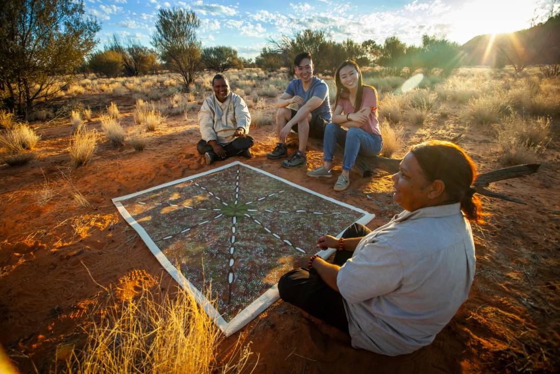 Gain insights on Indigenous Australian culture and learn about Aboriginal art | <i>Tourism NT/Archie Sartracom</i>