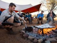 Campfire cooking on the Larapinta |  <i>Shaana McNaught</i>