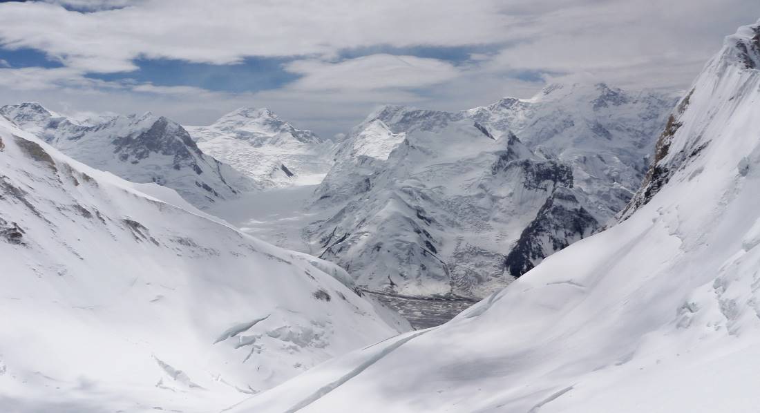 Looking across into Kyrgyzstan from Khan Tengri, Kazakhstan | <i>Warren Townsden</i>