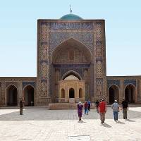 A group in Kaylan Square, Bukhara |  <i>Peter Walton</i>