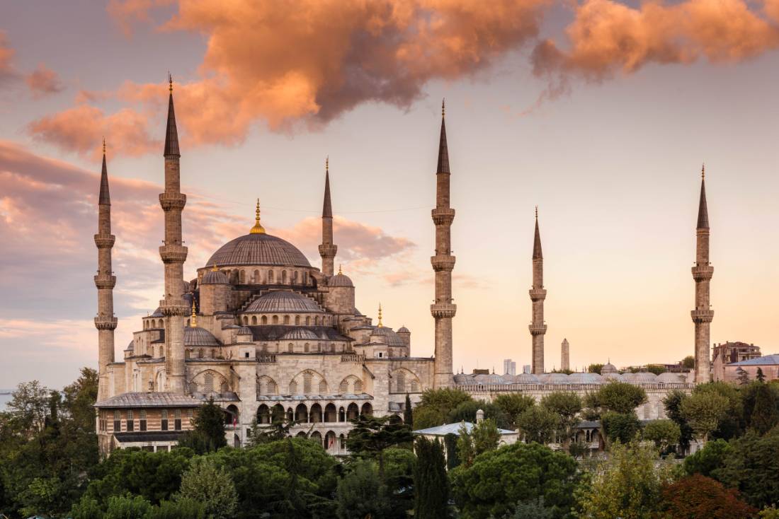 Beautiful colours over Blue Mosque columns |  <i>Richard I'Anson</i>