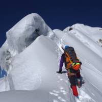 Approaching the summit of Cholo in perfect conditions, Khumbu region, Nepal |  <i>Soren Kruse Ledet</i>