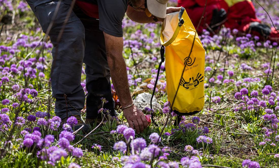 Help us keep the places that inspire us clean by taking part in our 10 Pieces litter initiative | <i>Lachlan Gardiner</i>