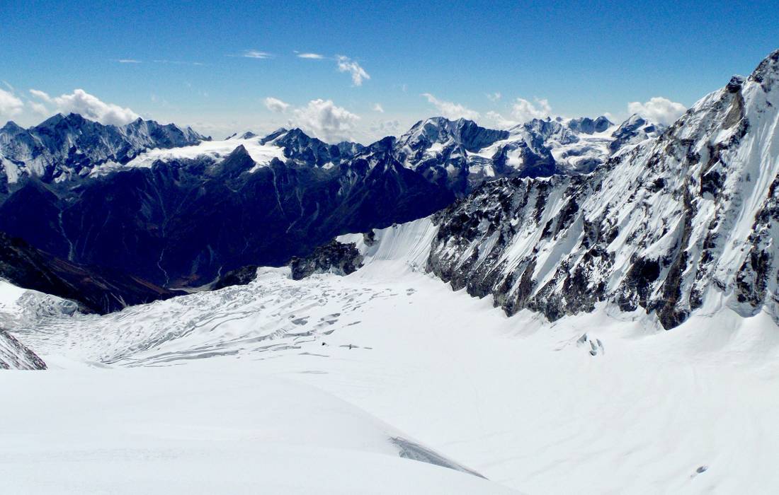 View from the summit of Yubra Himal, a very rarely climbed peak located in the Langtang region of Nepal. |  <i>Chris Jones</i>