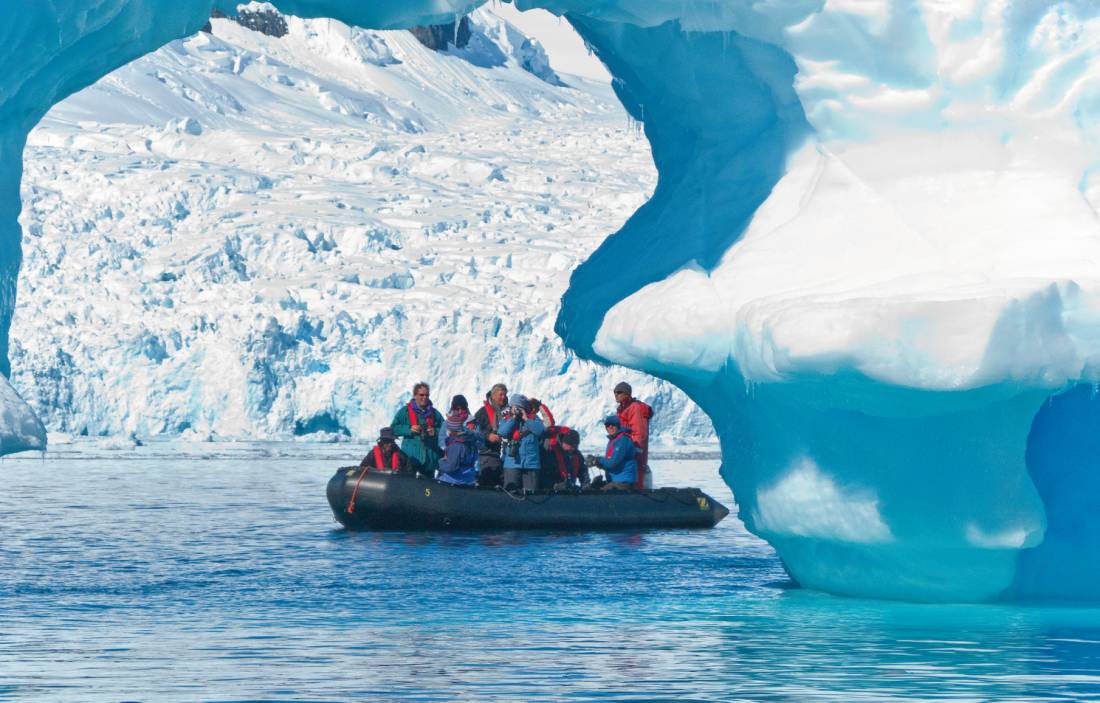 Zodiac cruising in the Antarctic Peninsula |  <i>Peter Walton</i>