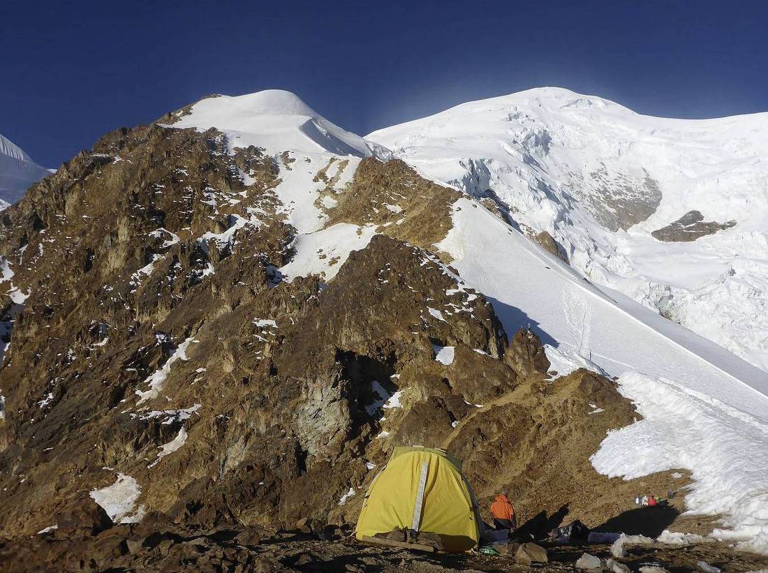 Settling down at Illimani high camp | <i>Anthony Bohm</i>