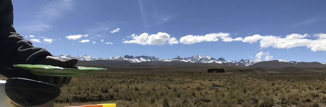 Enjoying an al fresco lunch with the scenic Condoriri Valley as a backdrop |  <i>Anthony Bohm</i>